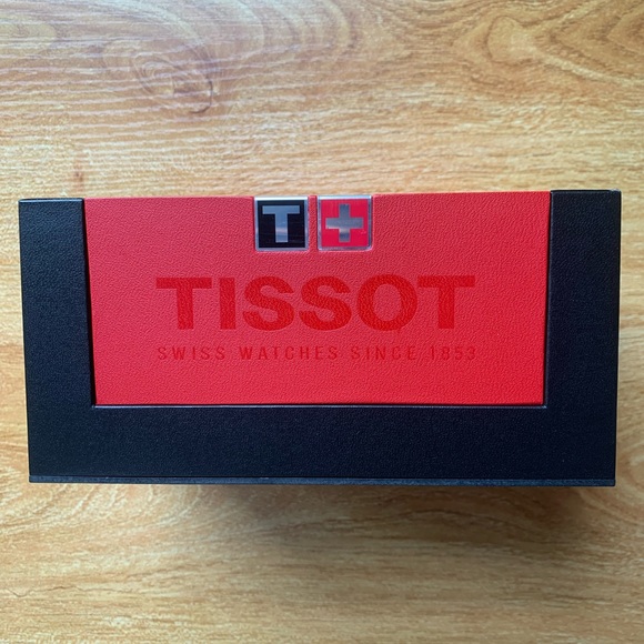 COPY - Tissot LeLocle Women wristwatch main image 4